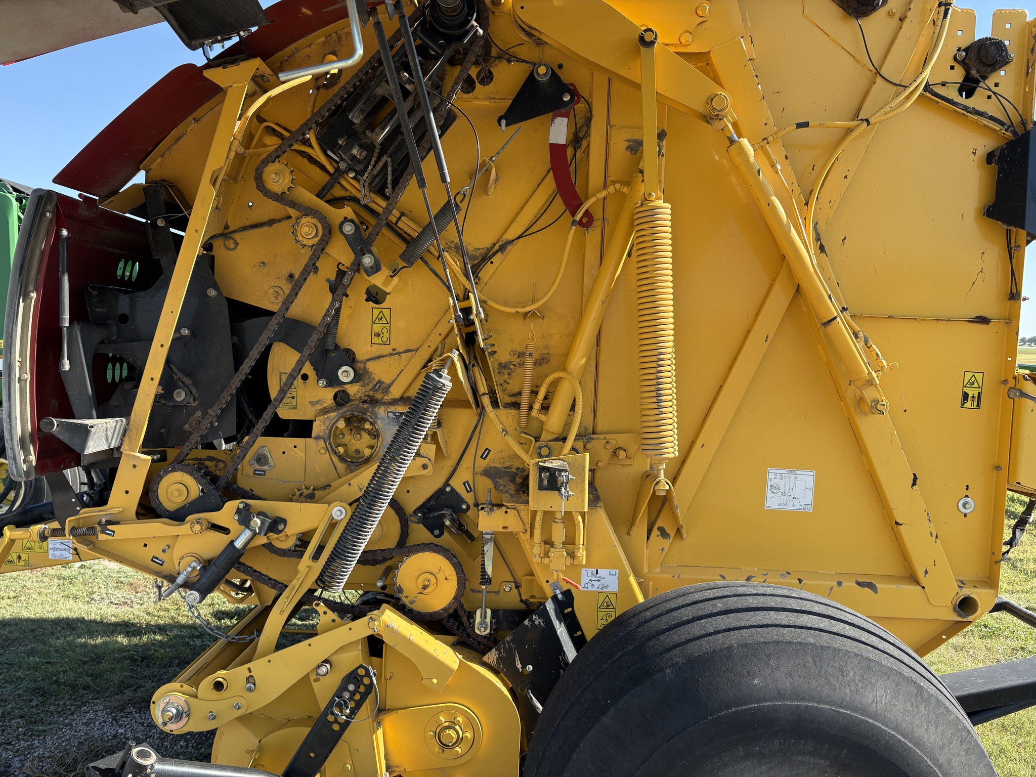 2022 New Holland Rollbelt 560 Image 14