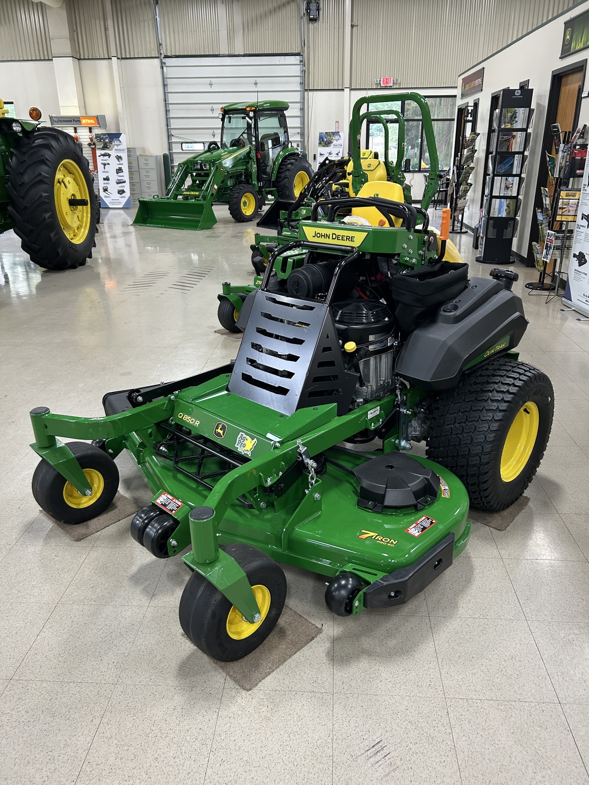2025 John Deere Q850R Image 1