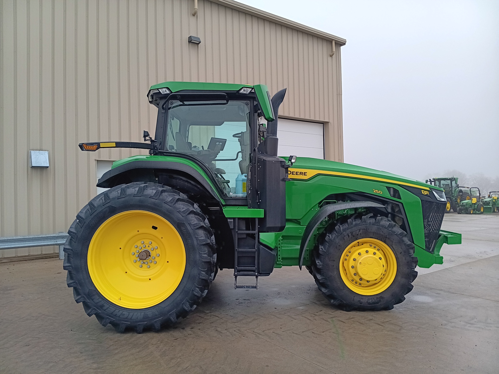 2025 John Deere 8R 250 Image 2
