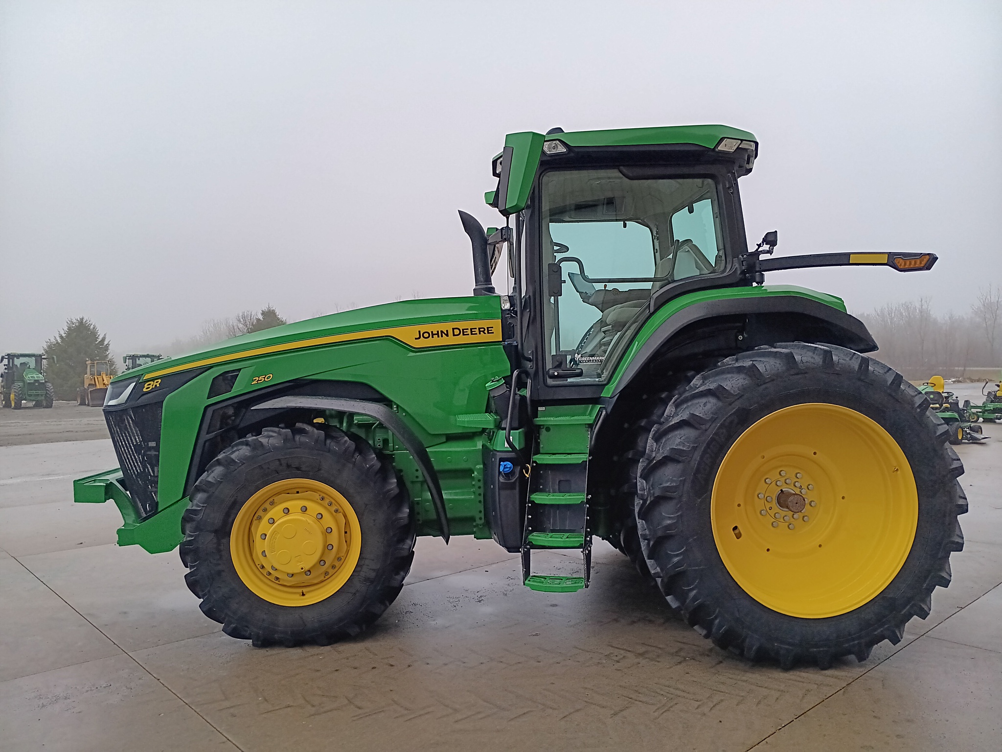 2025 John Deere 8R 250 Image 6