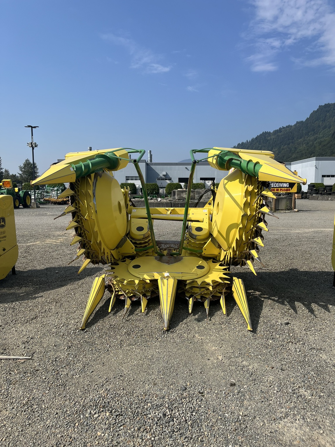 2016 John Deere 676 Image 3
