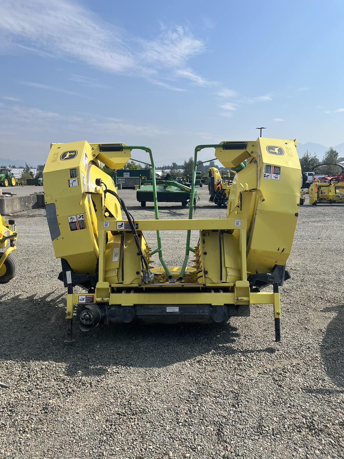 2016 John Deere 676 Image 5