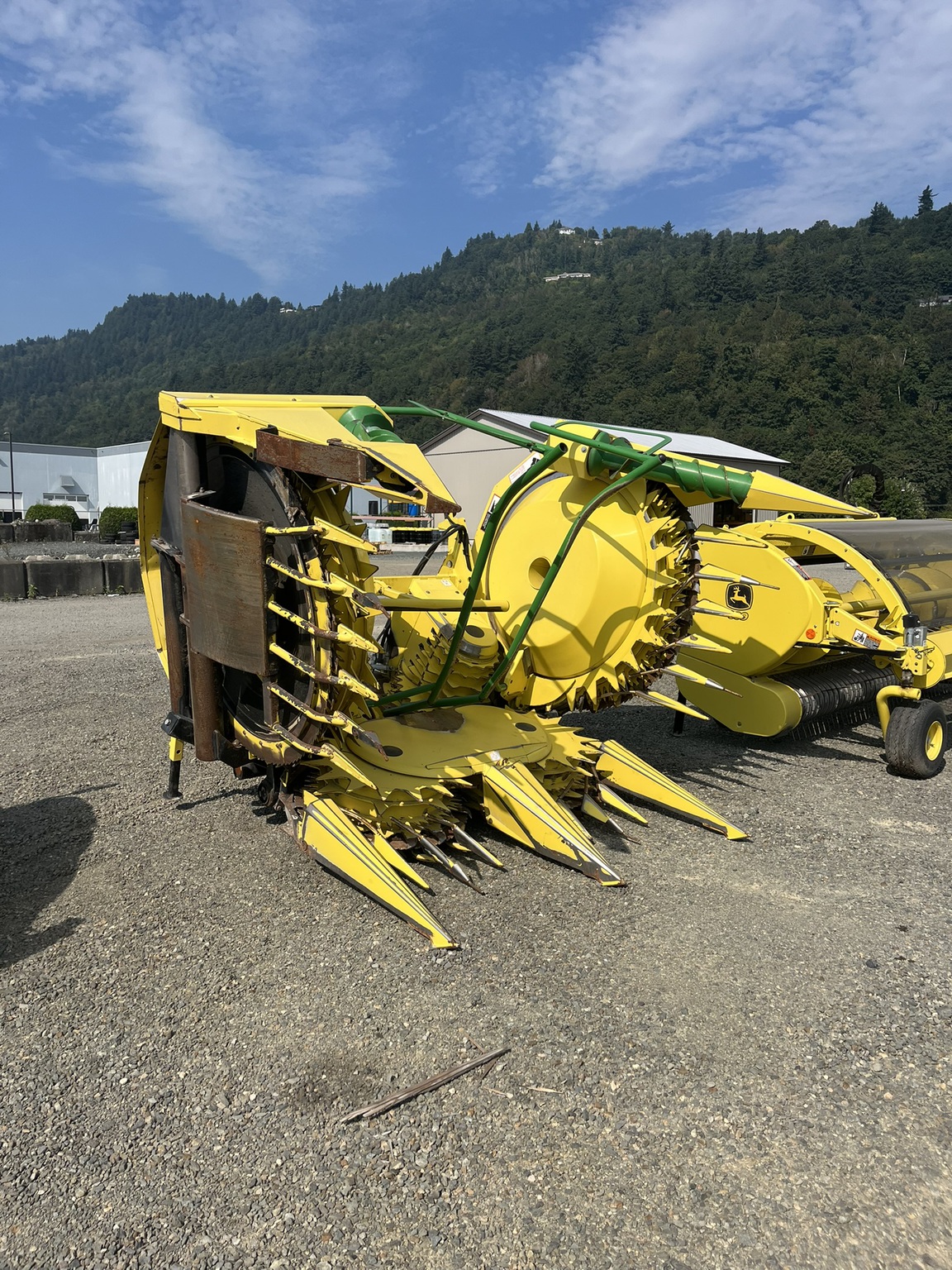2016 John Deere 676 Image 2