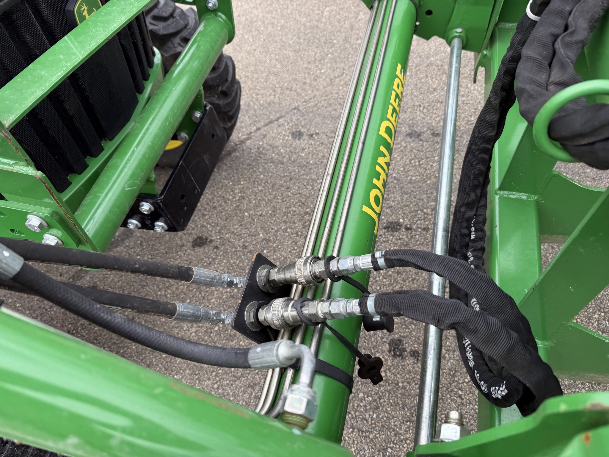 2020 John Deere 3025E Image 4