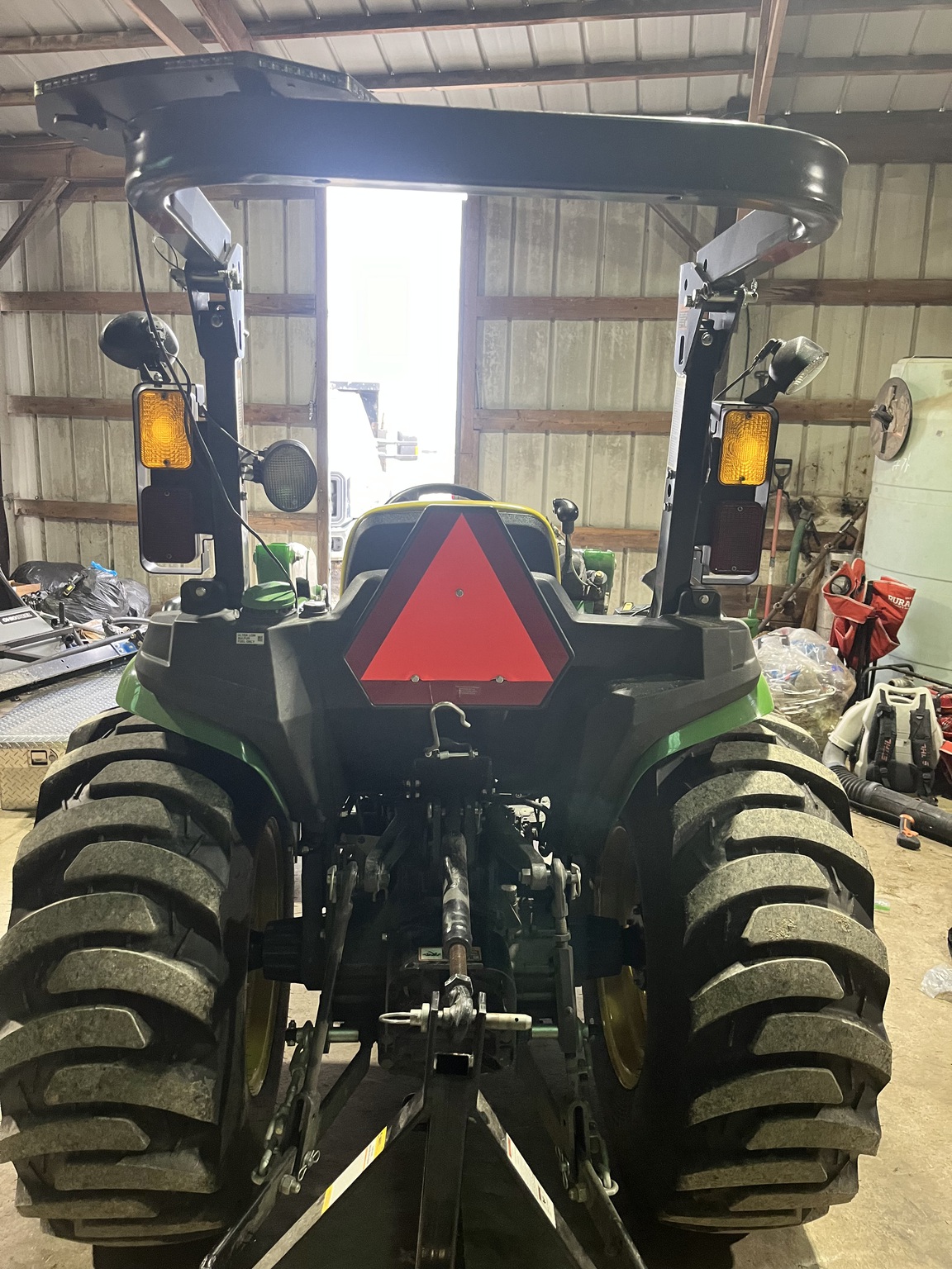 2023 John Deere 3038E Image 7