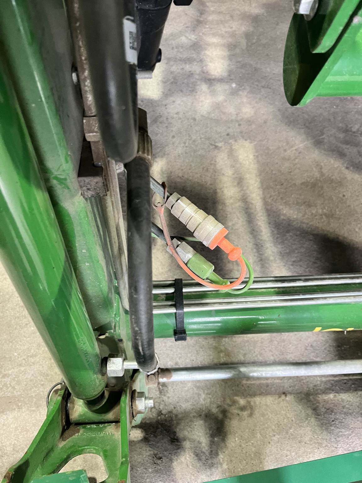 2023 John Deere 3038E Image 5
