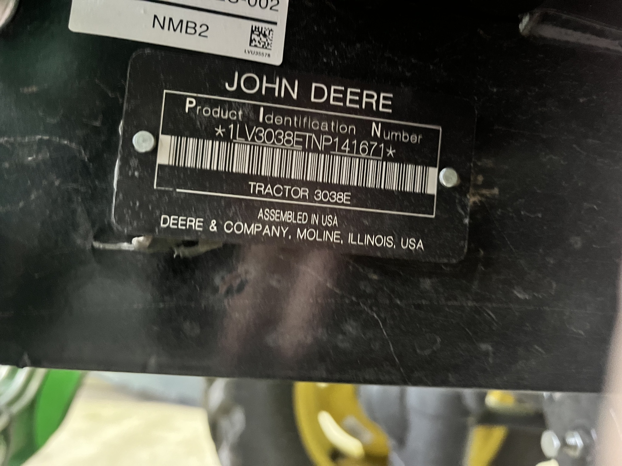 2023 John Deere 3038E Image 4