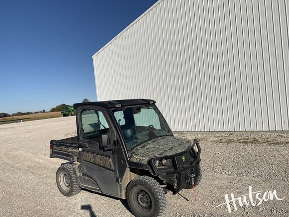 Photo of 2019 John Deere XUV 835M