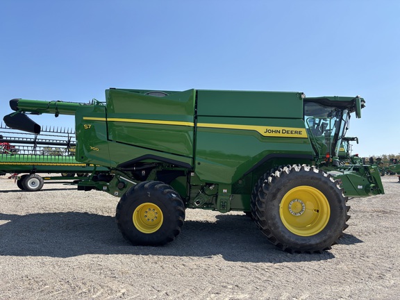 Used 2025 John Deere S7 700 Combines at Koenig Equipment in Anna, OH - Photo5