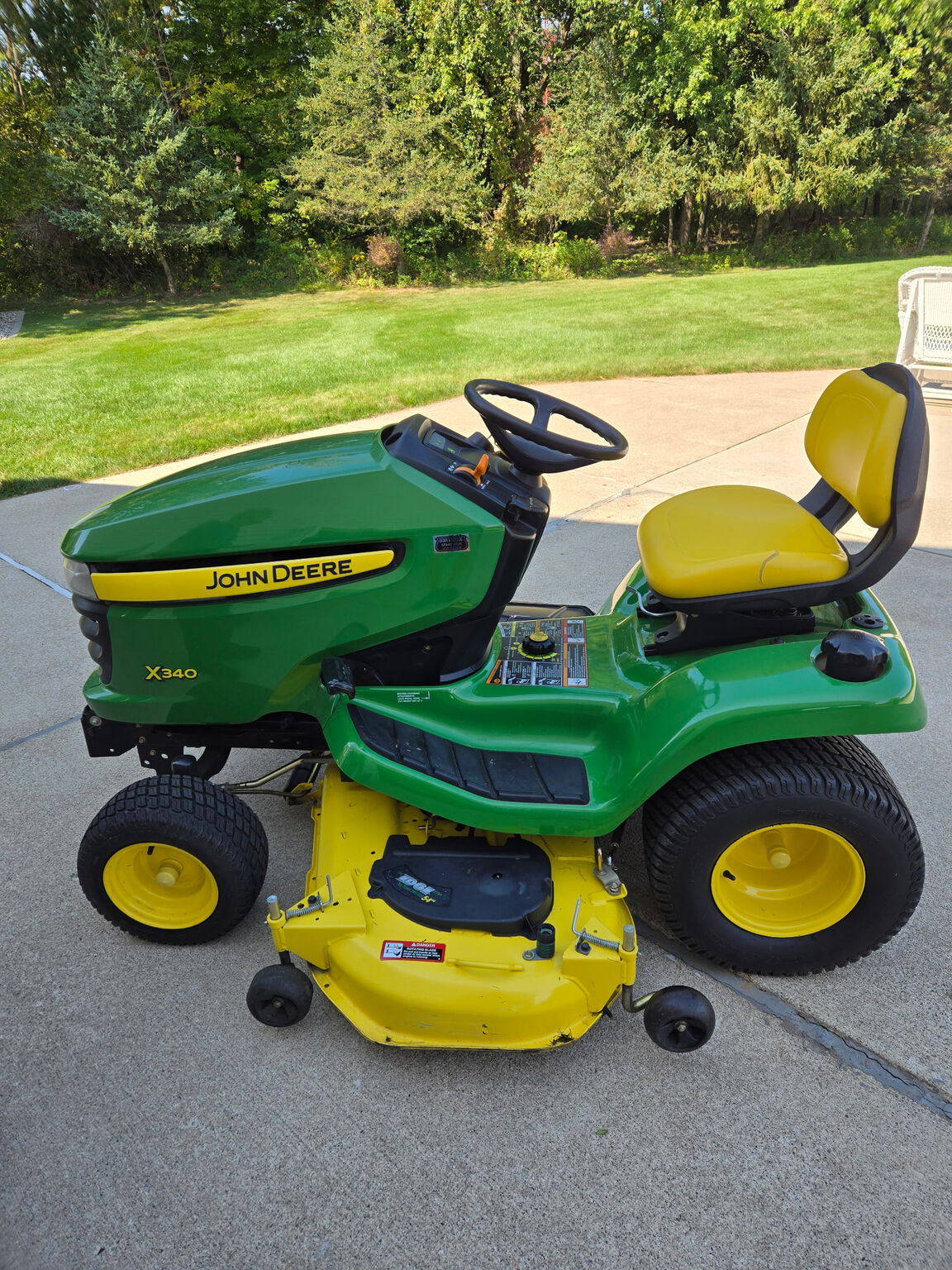 2010 John Deere X340 Image 1