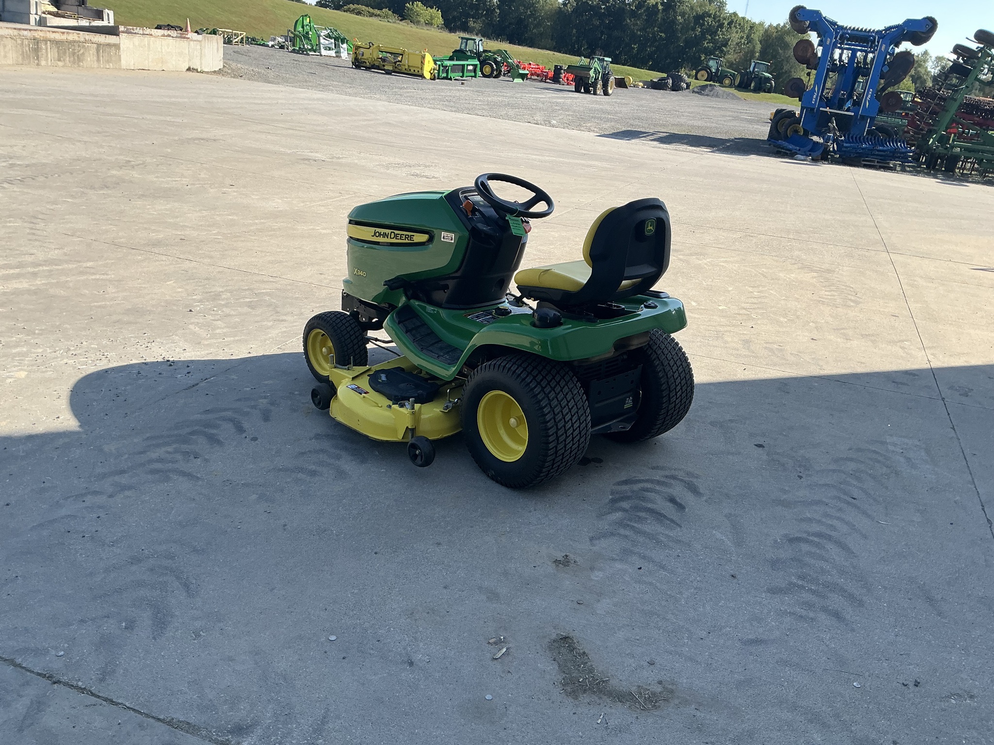 2010 John Deere X340 Image 8