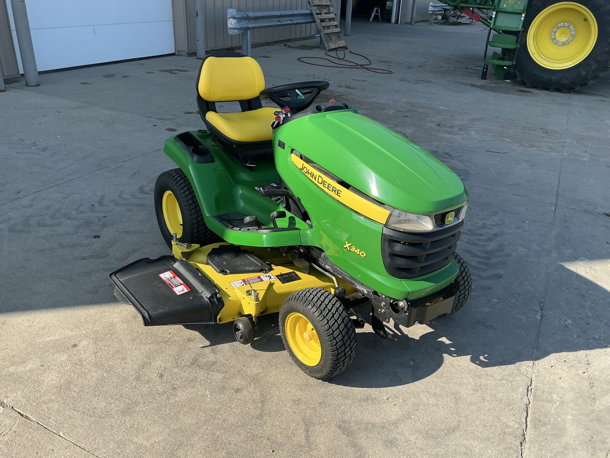 2010 John Deere X340 Image 1