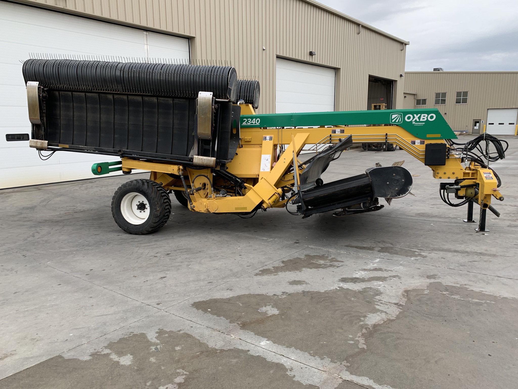2021 Oxbo 2340 Image 2