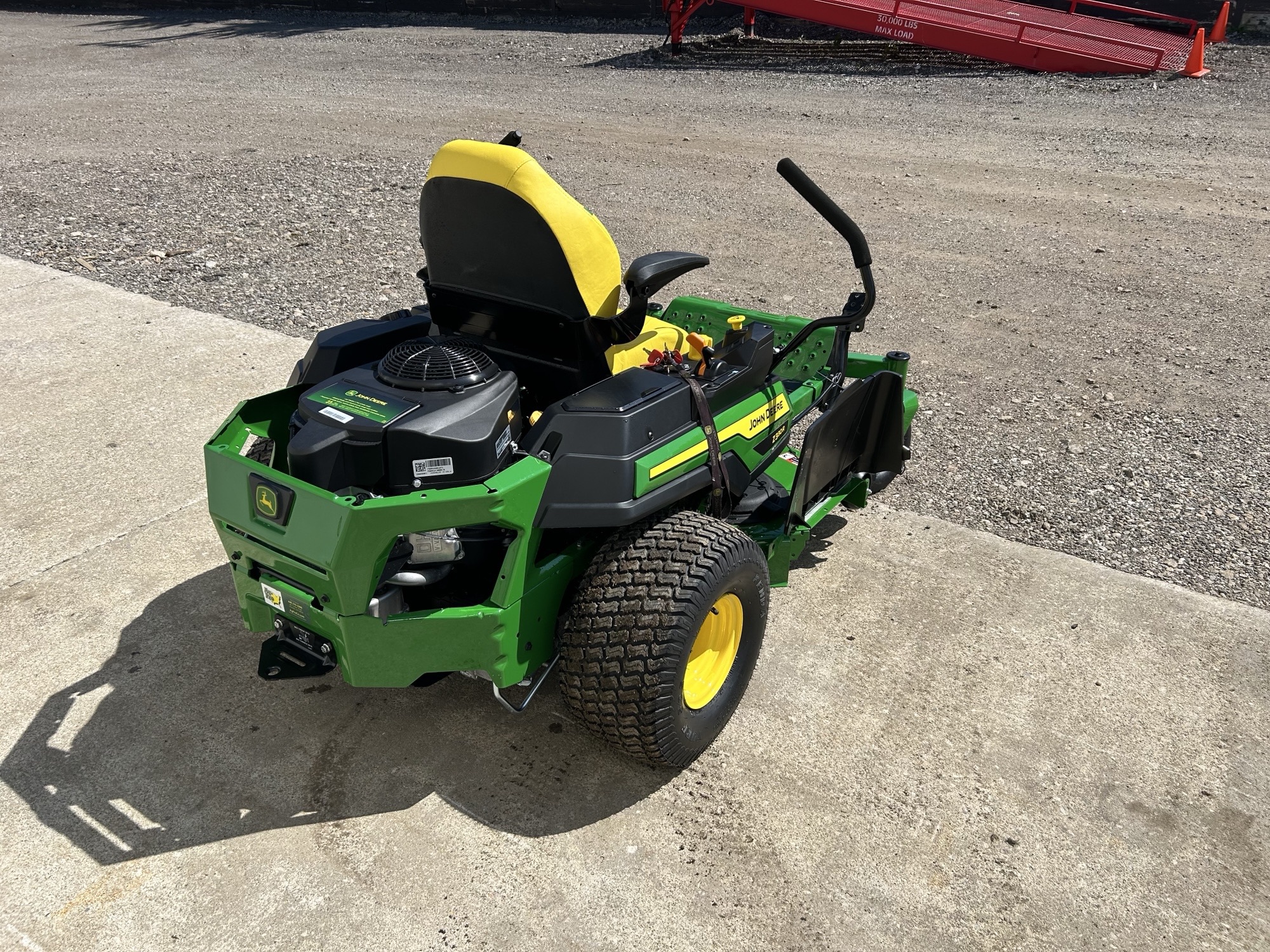 2025 John Deere Z330R Image 6