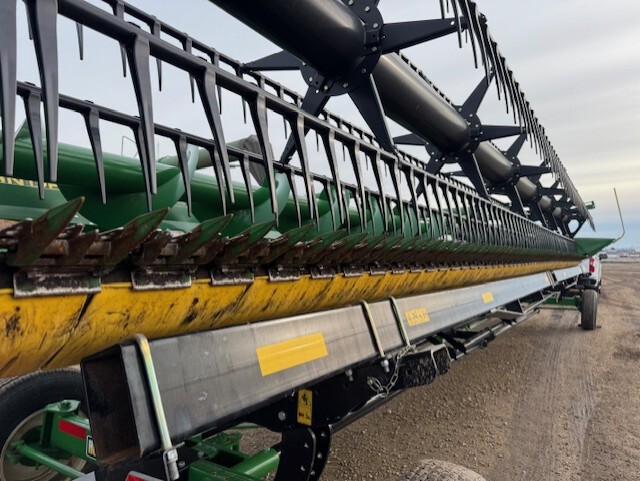 2018 John Deere 735D Image 6