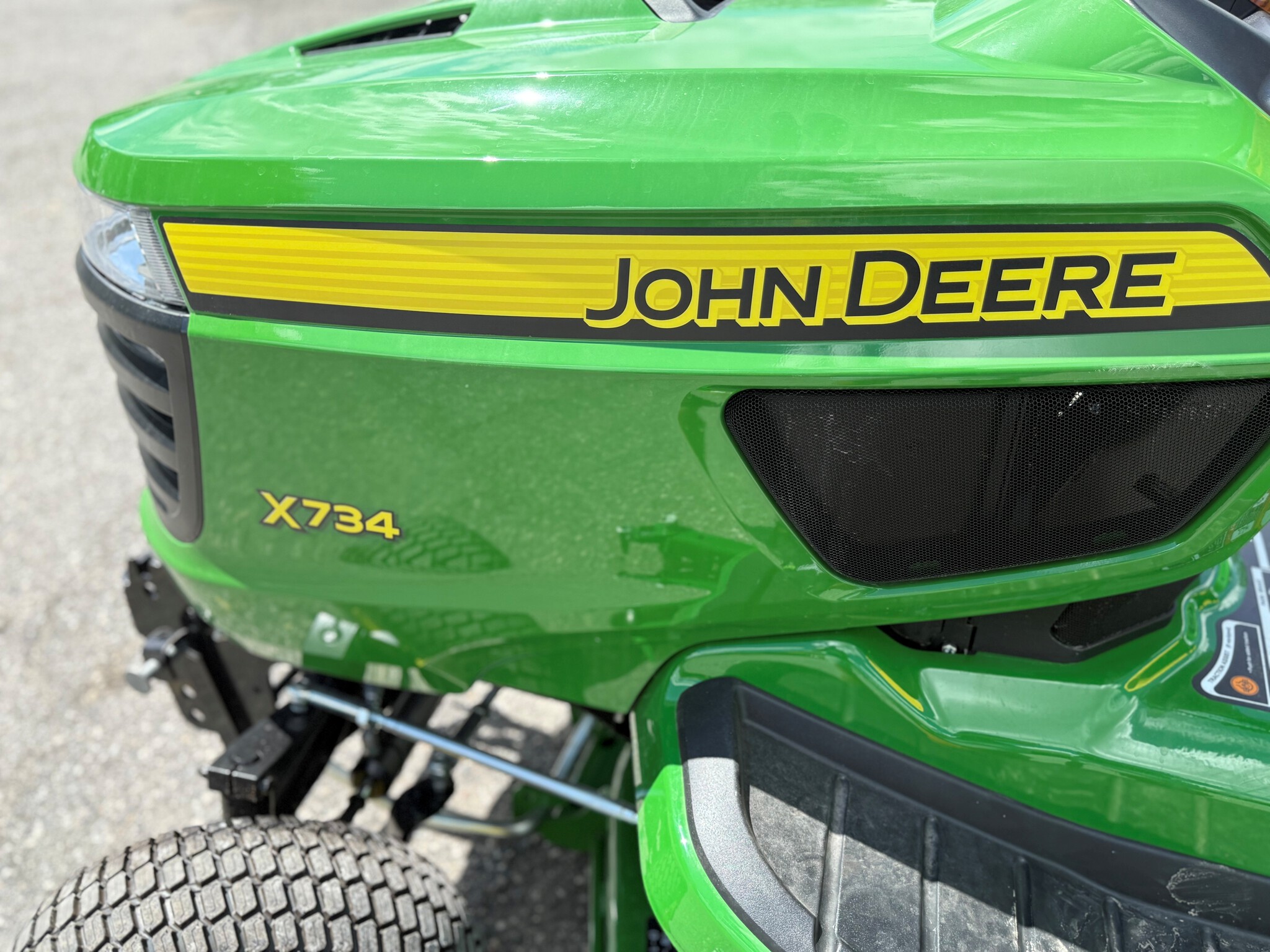 2025 John Deere X734 Image 7