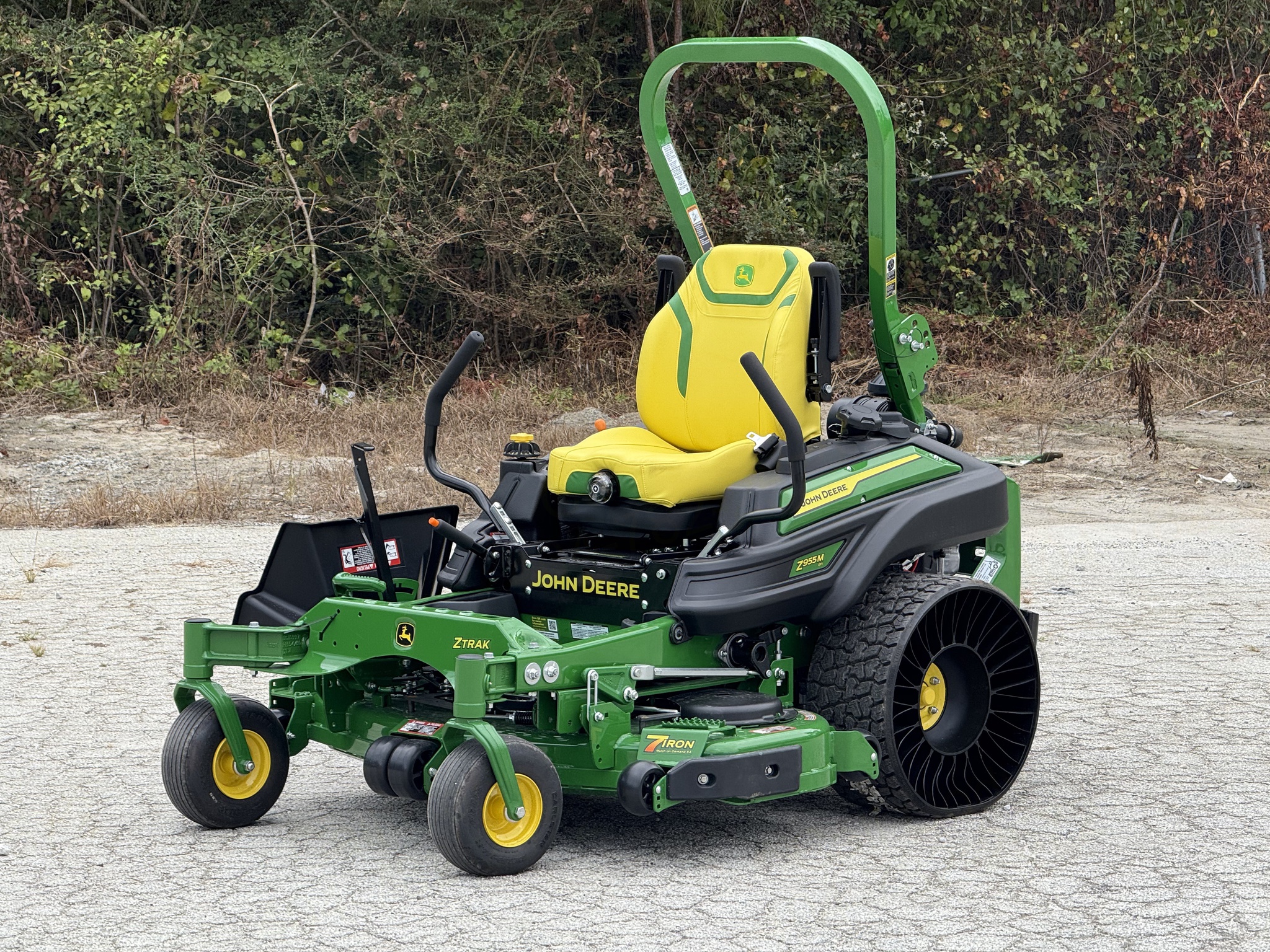 2025 John Deere Z955M Image 1