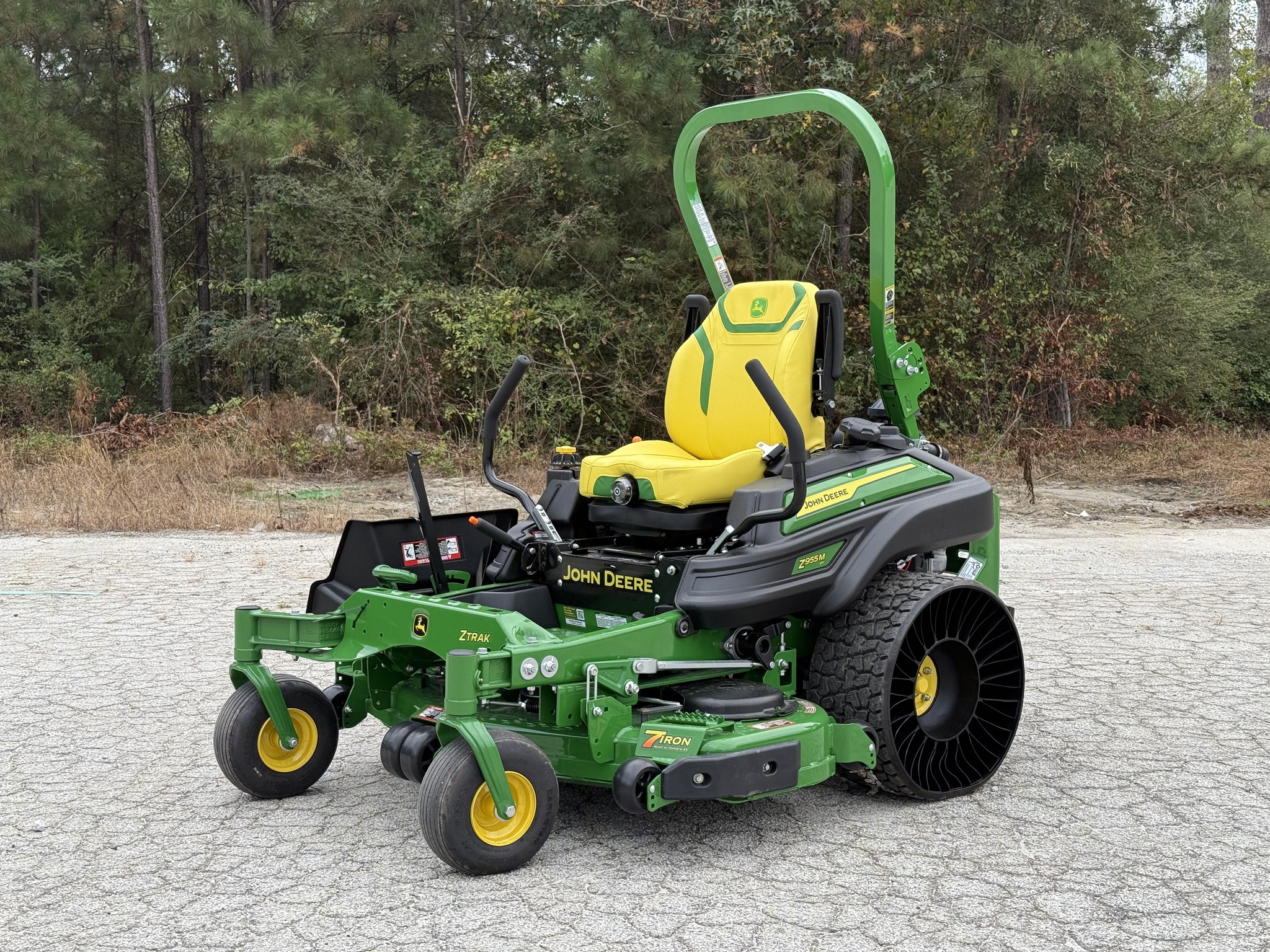 2025 John Deere Z955M Image 8