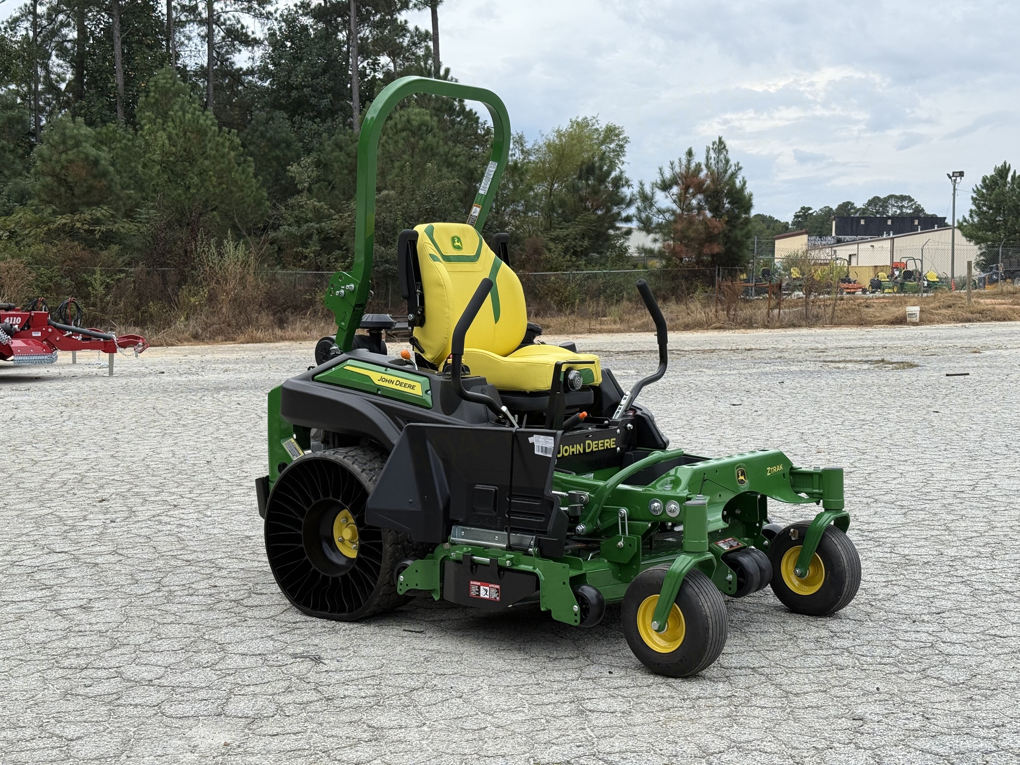 2025 John Deere Z955M Image 11