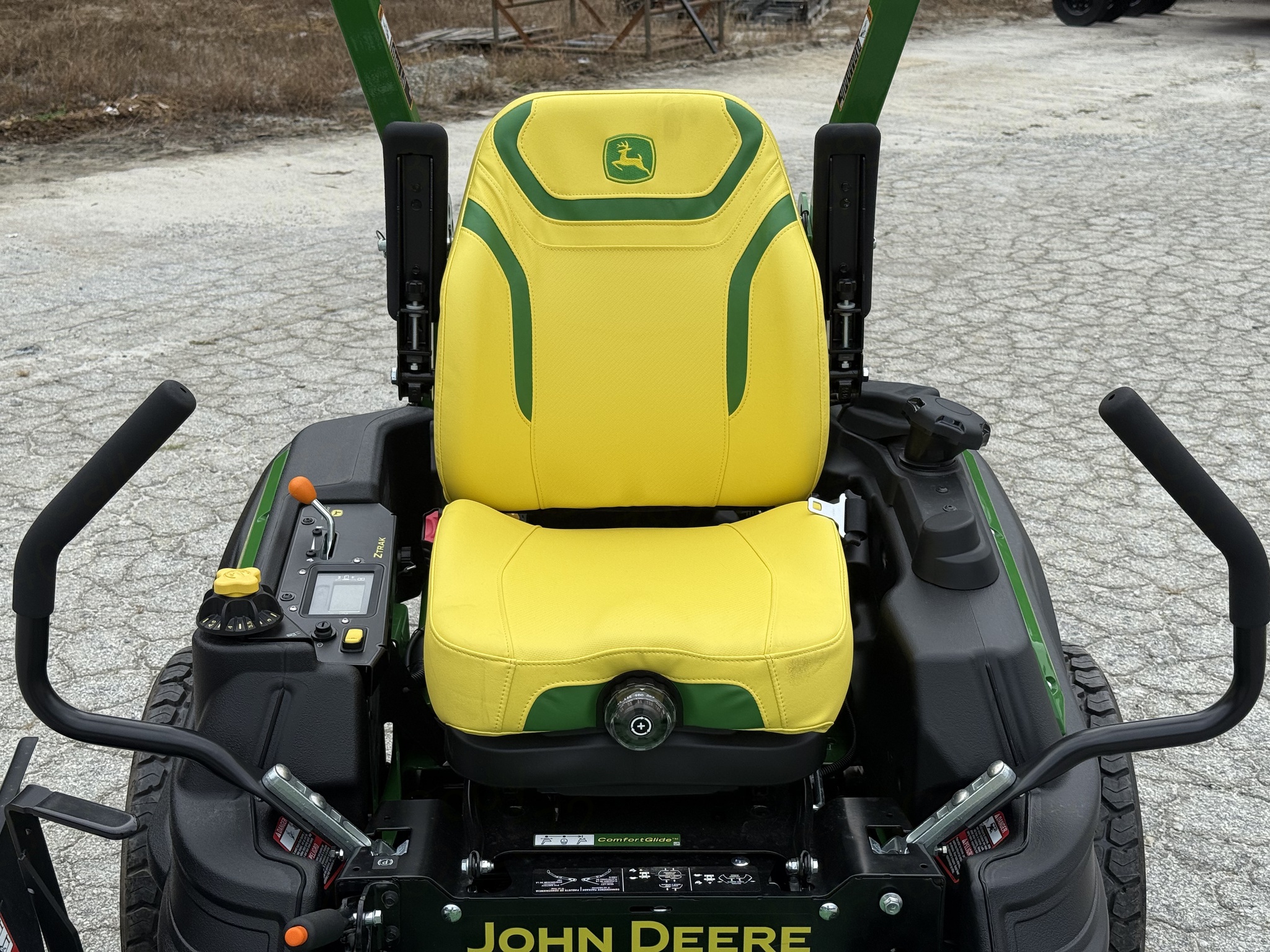 2025 John Deere Z955M Image 2