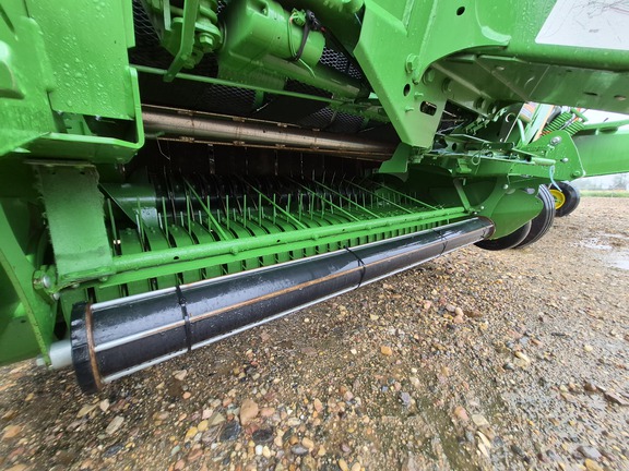 Used 2023 John Deere 560R Round Balers at Horizon Ag & Turf in St. Paul, AB - Photo7