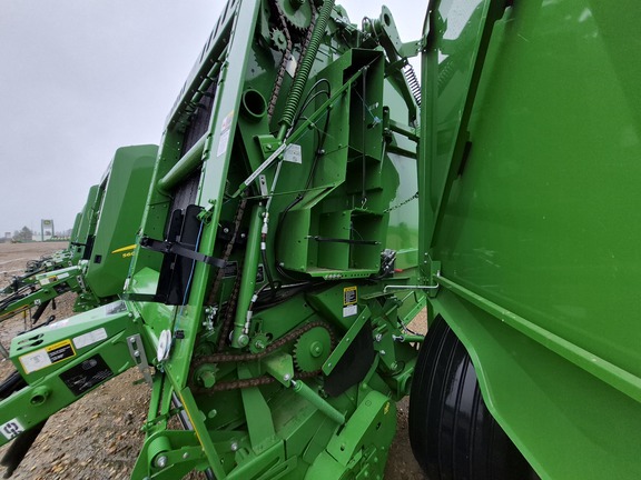 Used 2023 John Deere 560R Round Balers at Horizon Ag & Turf in St. Paul, AB - Photo6