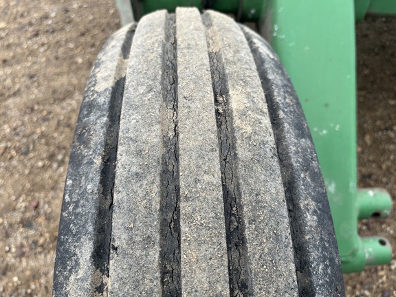 2010 John Deere 520 - Photo16