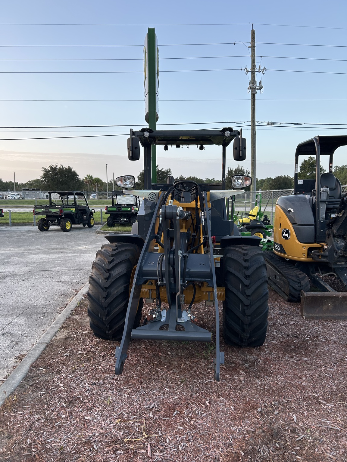 2024 John Deere 204 G Image 2