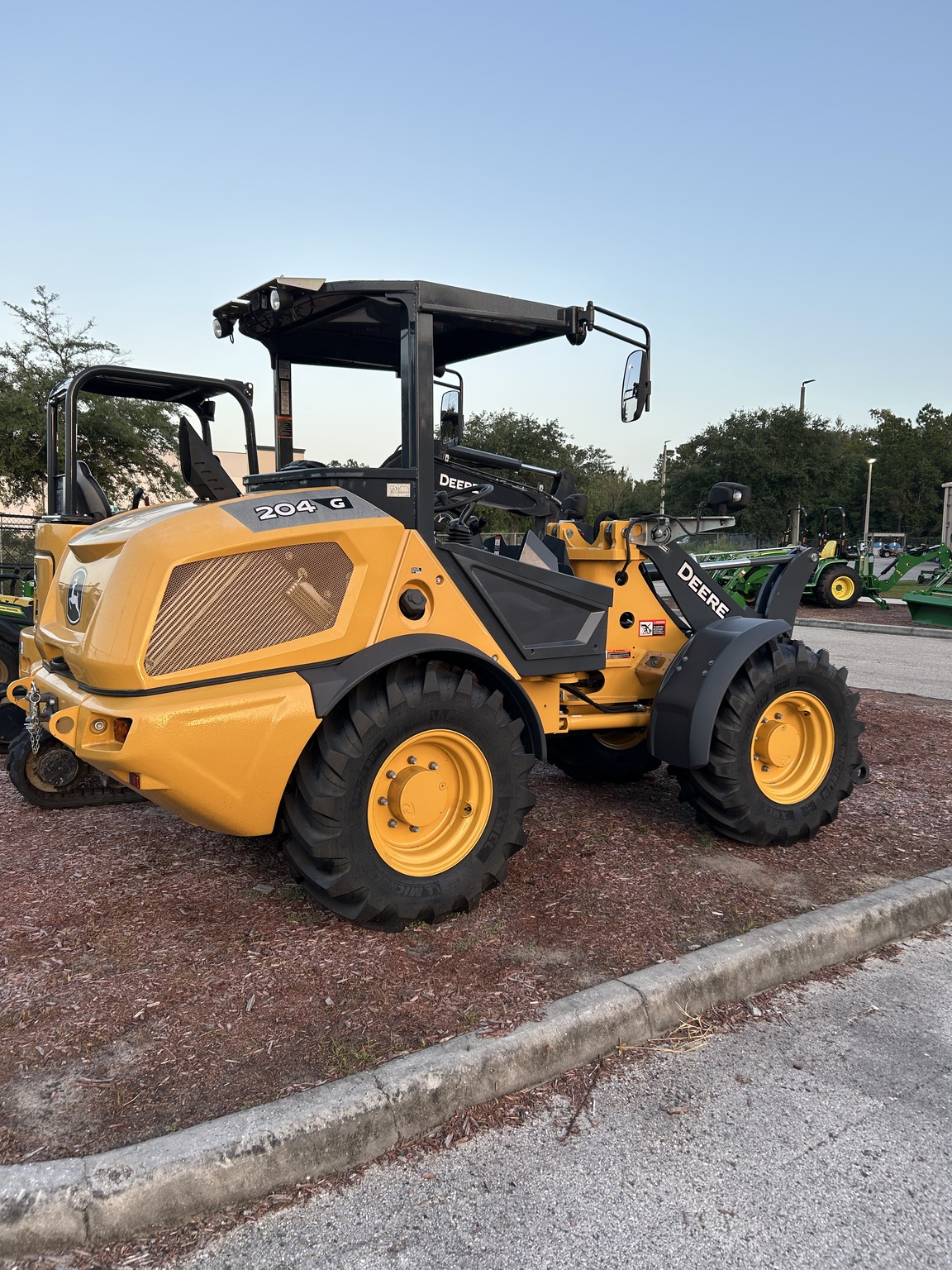 2024 John Deere 204 G Image 5