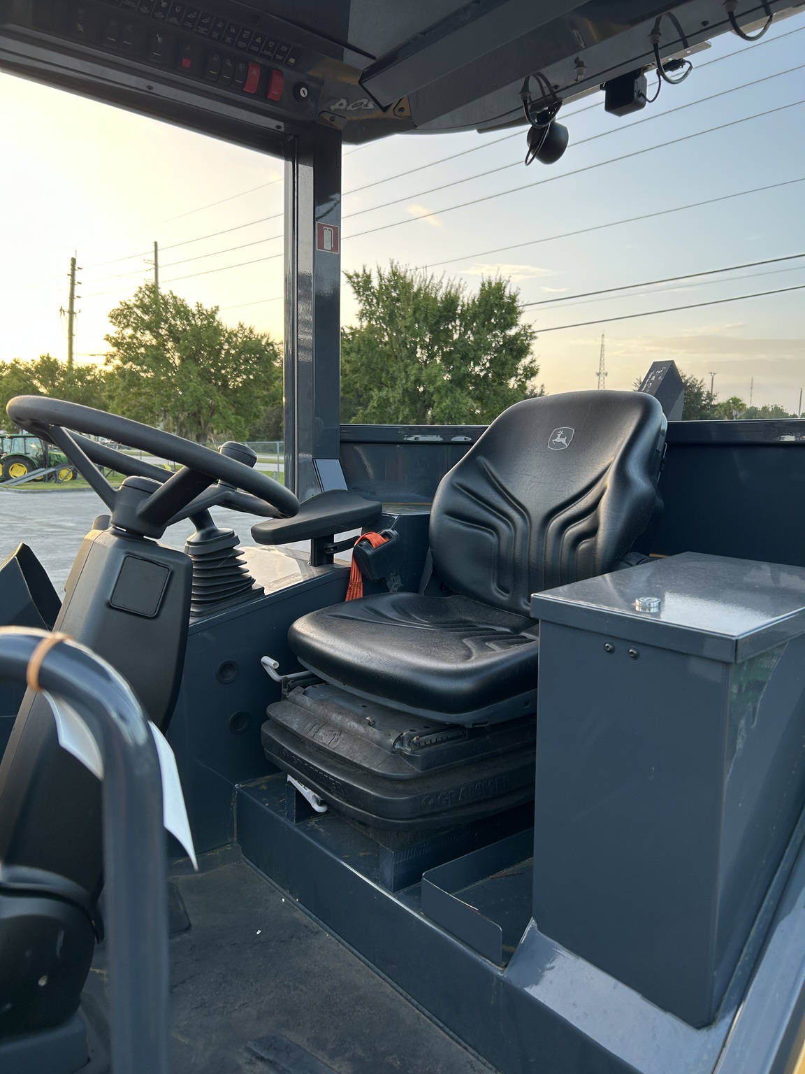 2024 John Deere 204 G Image 6