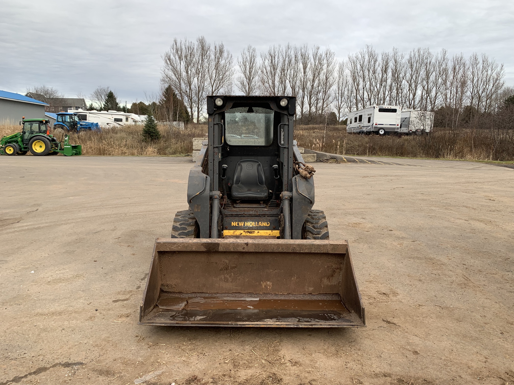 2013 New Holland L218 Image 4