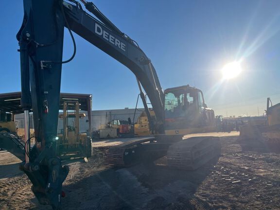 2020 John Deere 250G LC