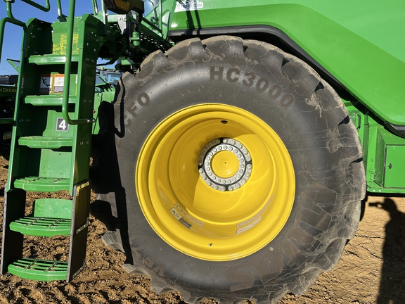 Used 2025 John Deere X9 1100 Combines at Horizon Ag & Turf in Edmonton West, AB - Photo7