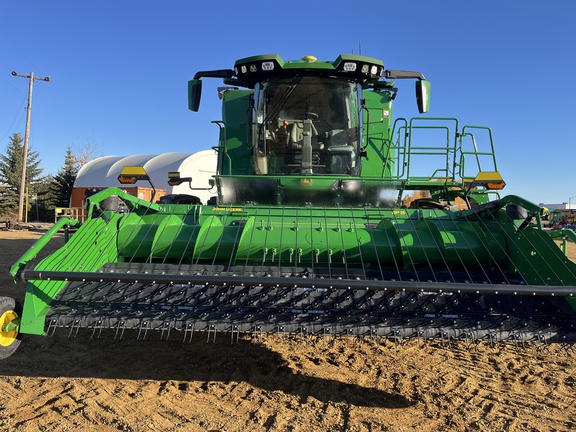 Used 2025 John Deere X9 1100 Combines at Horizon Ag & Turf in Edmonton West, AB - Photo18