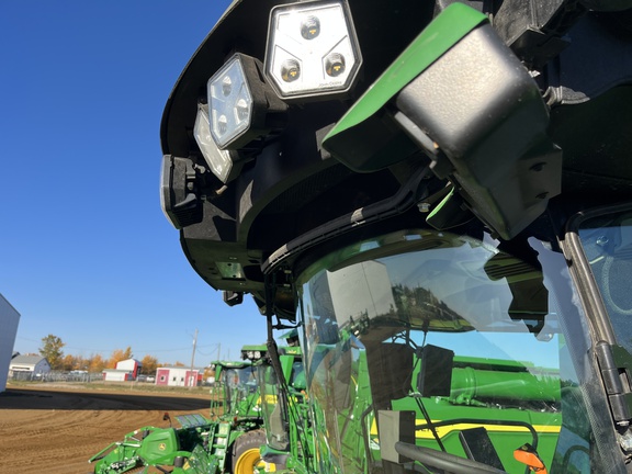 Used 2025 John Deere X9 1100 Combines at Horizon Ag & Turf in Edmonton West, AB - Photo21