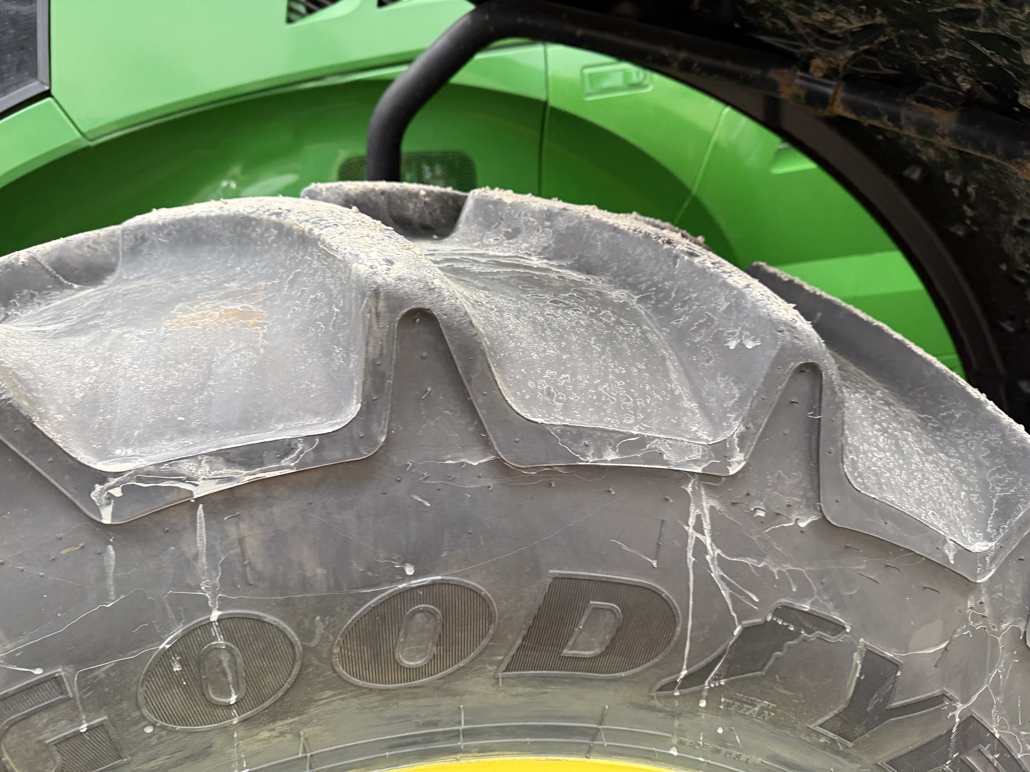 2016 John Deere 7210R Image 7