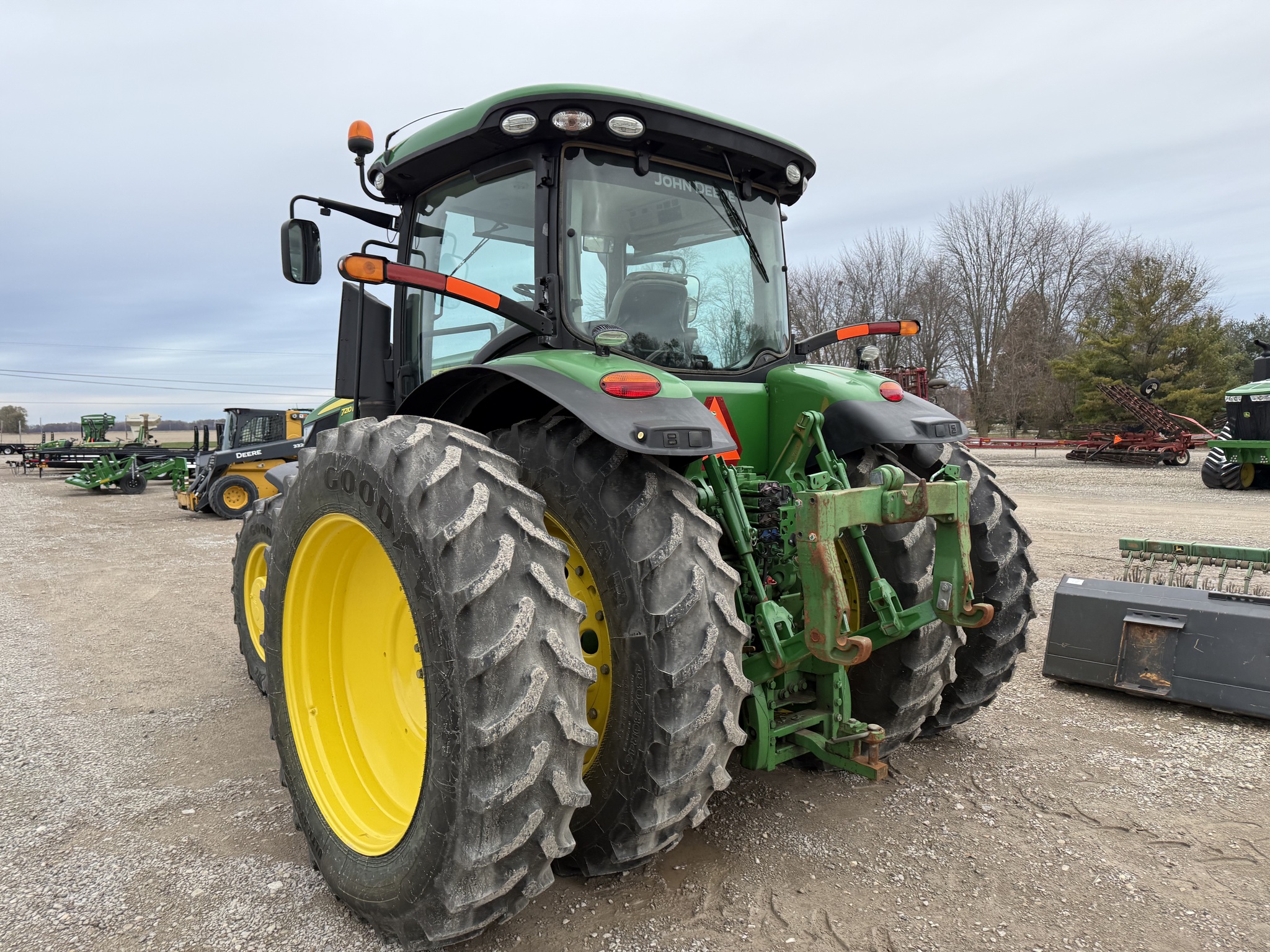 2016 John Deere 7210R Image 3