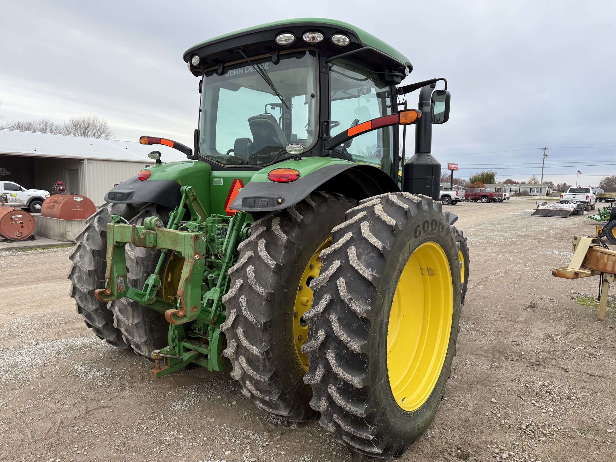 2016 John Deere 7210R Image 4