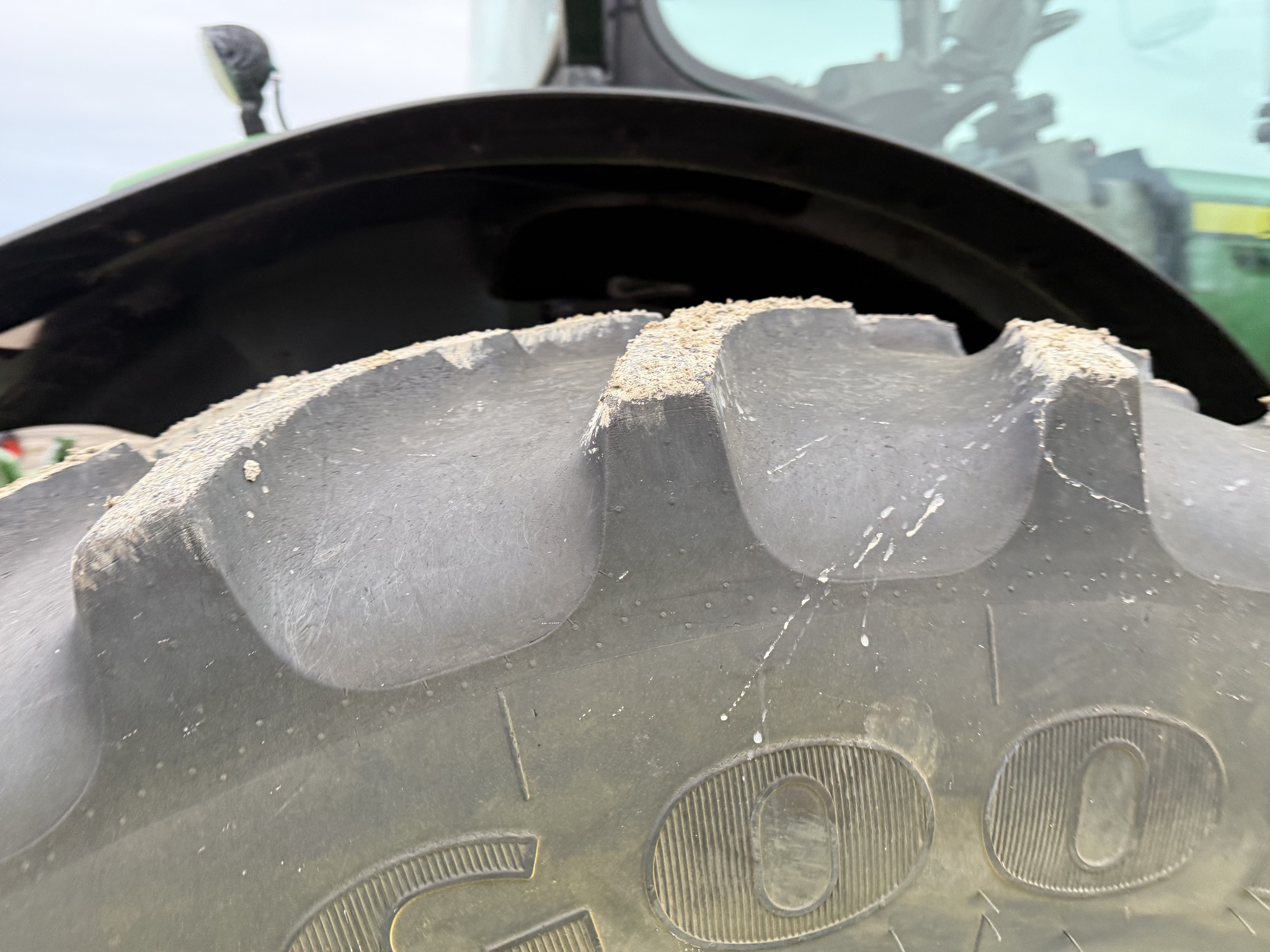 2016 John Deere 7210R Image 10