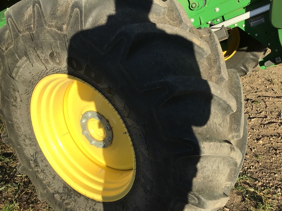 Used 2017 John Deere S670 Combines at Horizon Ag & Turf in Lloydminster, AB - Photo23