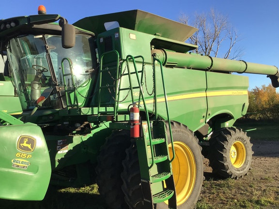 Used 2017 John Deere S670 Combines at Horizon Ag & Turf in Lloydminster, AB - Photo27