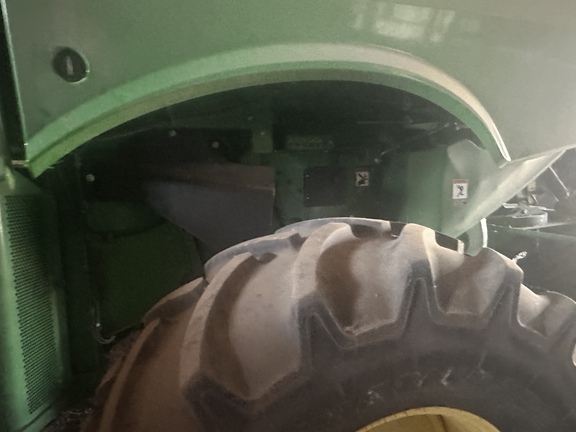 Used 2017 John Deere S670 Combines at Horizon Ag & Turf in Lloydminster, AB - Photo43