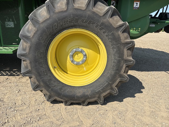 Used 2017 John Deere S670 Combines at Horizon Ag & Turf in Lloydminster, AB - Photo14