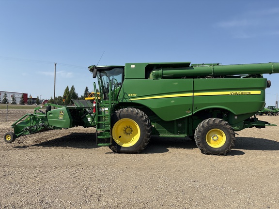 Used 2017 John Deere S670 Combines at Horizon Ag & Turf in Lloydminster, AB - Photo10