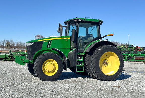 2012 John-Deere 7230R