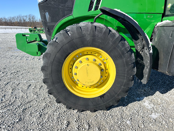 2012 John-Deere 7230R