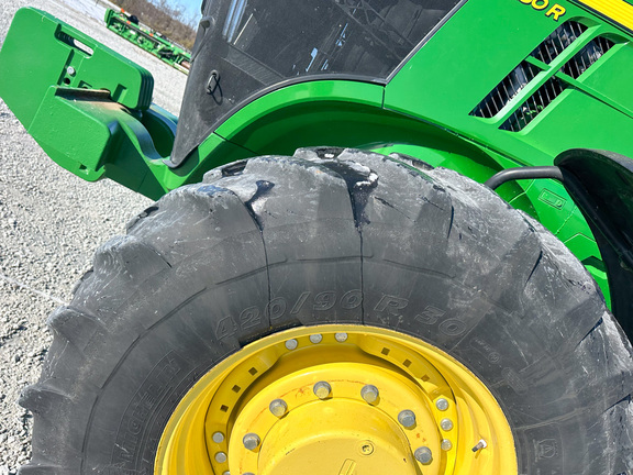 2012 John-Deere 7230R