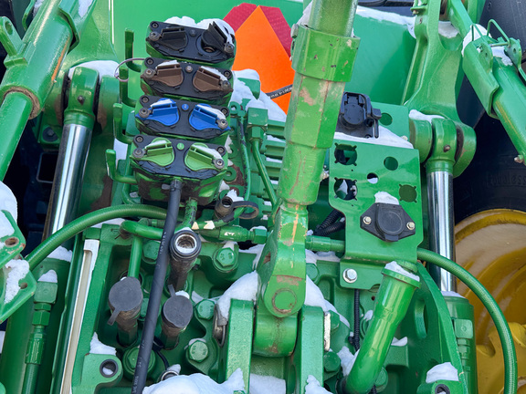 2012 John-Deere 7230R