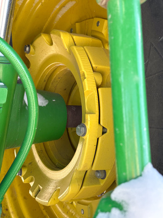 2012 John-Deere 7230R