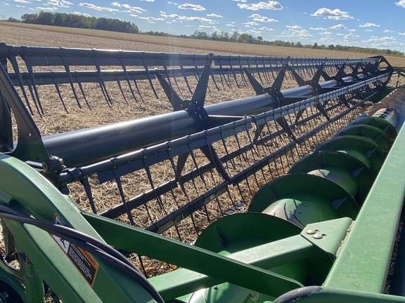 Used 2006 John Deere 635F Combine Platforms at Koenig Equipment in Greensburg, IN - Photo12